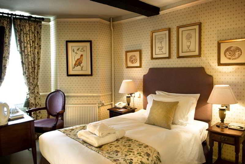 The Bear Hotel ดิไวเซส ภายนอก รูปภาพ