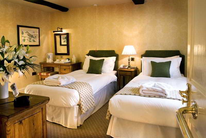 The Bear Hotel ดิไวเซส ภายนอก รูปภาพ