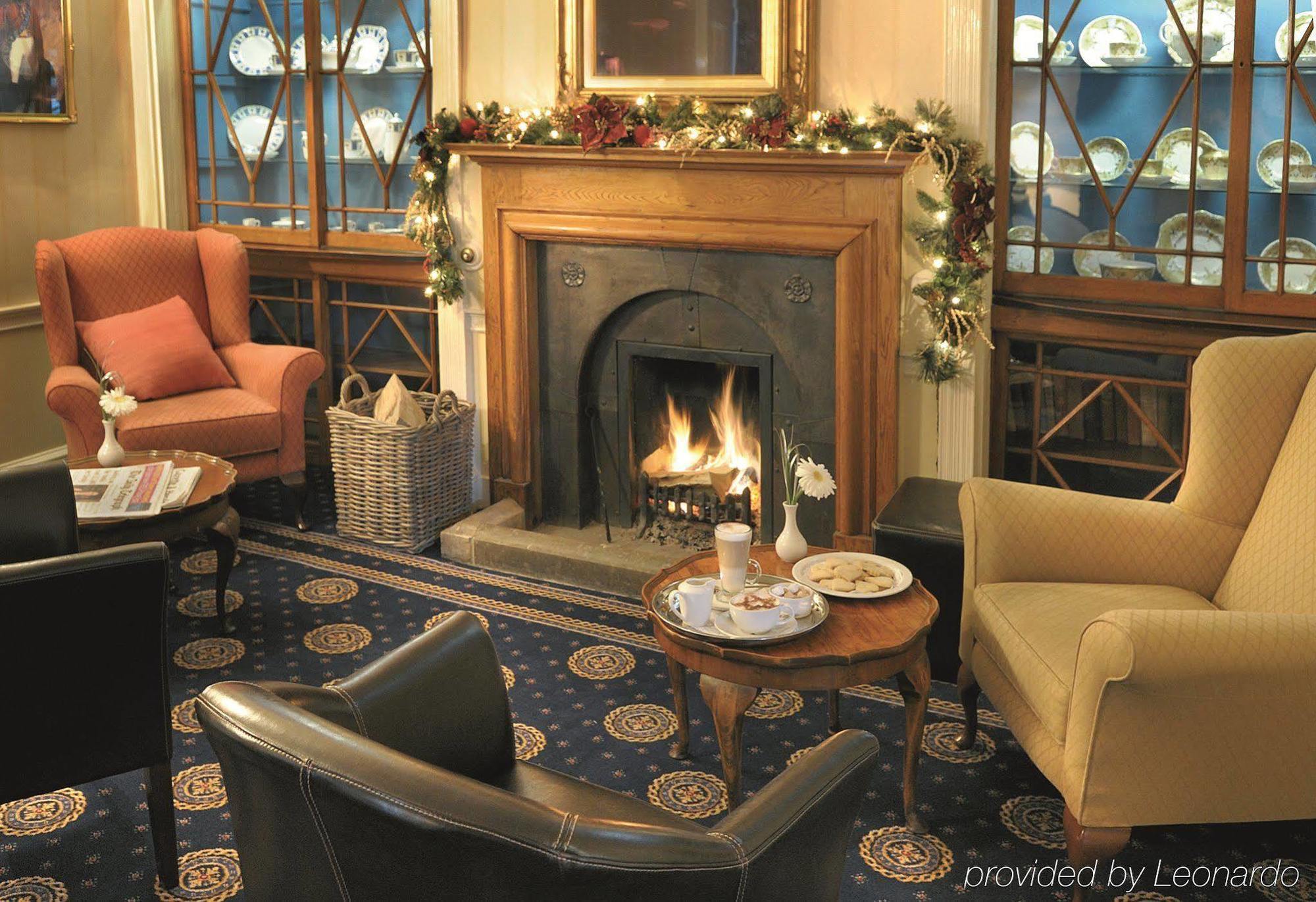 The Bear Hotel ดิไวเซส ภายนอก รูปภาพ